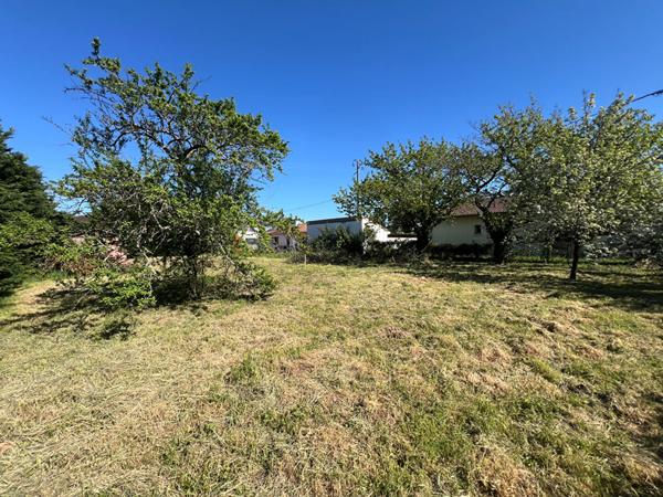 Terrain constructible(possibilité 2 maisons) Saint Jory 1200 m2