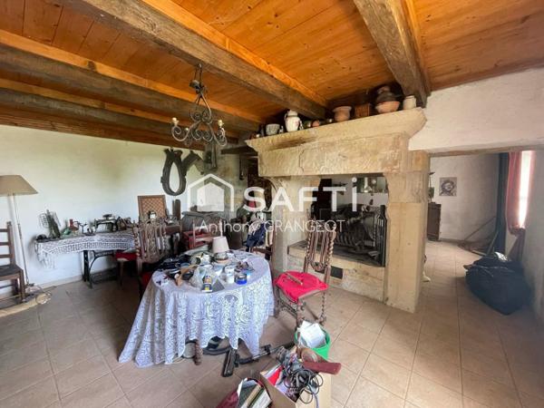 Maison de village de 190M² environ à rénover avec terrain attenant de 5000M²