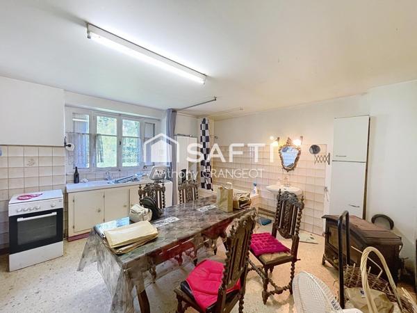 Maison de village de 190M² environ à rénover avec terrain attenant de 5000M²