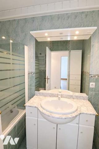 Appartement F2 bis, en residence