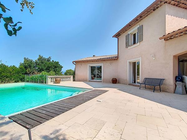 SAINT-AYGULF MAISON 3 CHAMBRES BUREAU PISCINE GARAGE