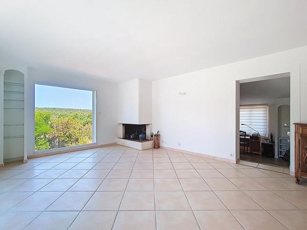 SAINT-AYGULF MAISON 3 CHAMBRES BUREAU PISCINE GARAGE