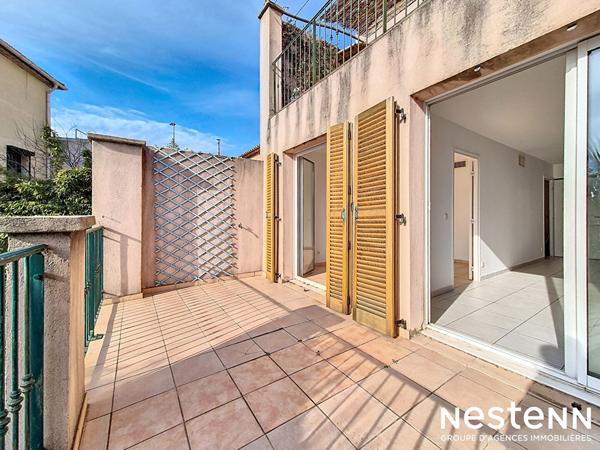 Appartement 4 pièces au centre ville de la Croix Valmer avec garage et terrasse