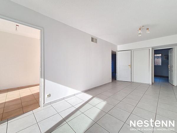 Appartement 4 pièces au centre ville de la Croix Valmer avec garage et terrasse