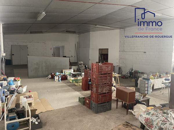 Bel emplacement commercial entrepôt 330 m² + Appartement T5 106 m² sur parcelle de 1360 m²