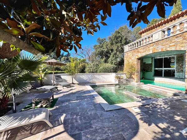 Maison Hyeres 11 pièce(s) 280 m² - Splendide propriété en pierres de Bormes