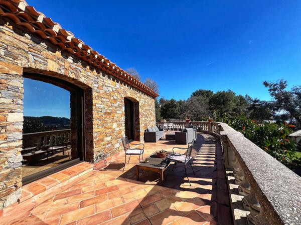 Maison Hyeres 11 pièce(s) 280 m² - Splendide propriété en pierres de Bormes