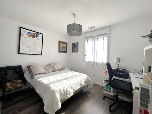 Villa T4 de 100m² avec garage et piscine sur un terrain de 500m²
