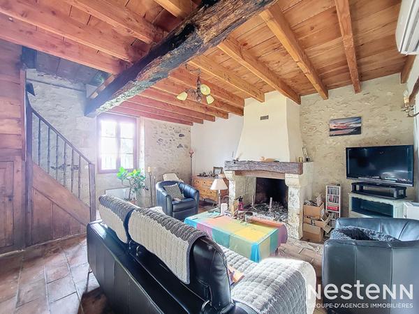 A Vendre Maison en pierre rénovée de cinq pièces sur propriété de plus de 2.4 hectares