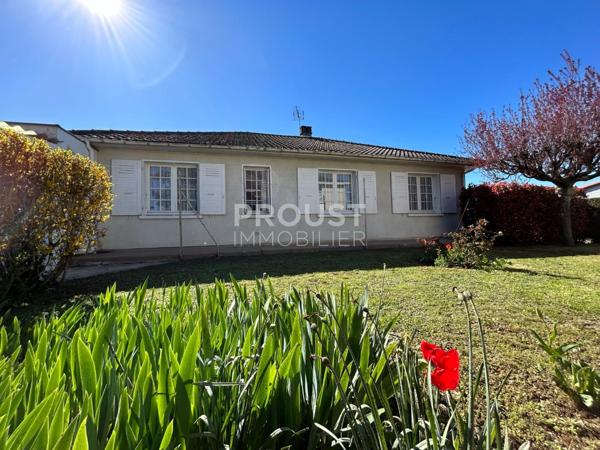En exclusivité, quartier sainte pezenne, plain-pied avec garage et jardin.