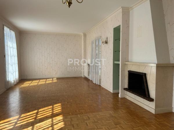En exclusivité, quartier sainte pezenne, plain-pied avec garage et jardin.