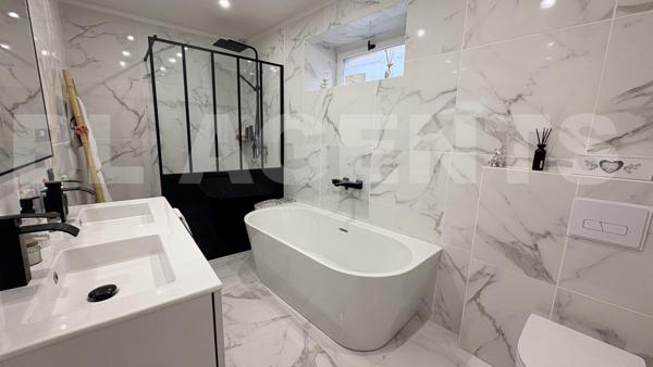 Charmante maison ancienne de 102 m2 avec poutres apparentes et murs en pierre