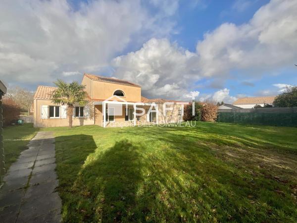 Maison familiale 186m2, 5chambres; 2 garages, pergola bio climatique, panneaux photovoltaïques