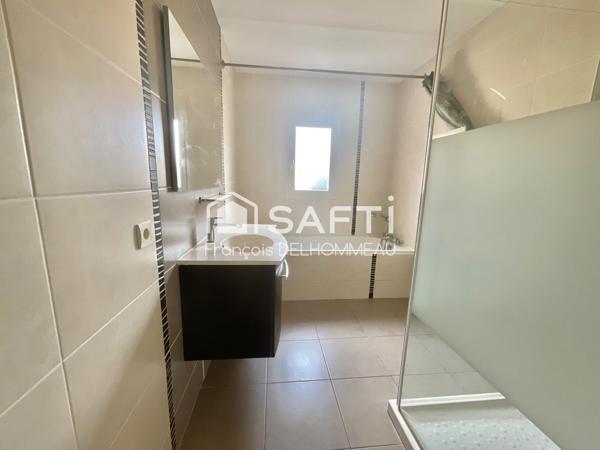 Maison familiale 186m2, 5chambres; 2 garages, pergola bio climatique, panneaux photovoltaïques