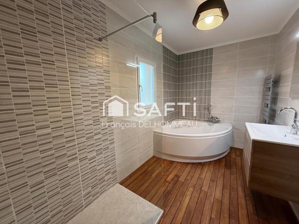 Maison familiale 186m2, 5chambres; 2 garages, pergola bio climatique, panneaux photovoltaïques