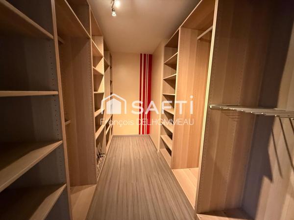 Maison familiale 186m2, 5chambres; 2 garages, pergola bio climatique, panneaux photovoltaïques