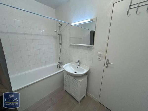 Appartement à louer 2 pièces 49.3m² Le Mans (72100)
