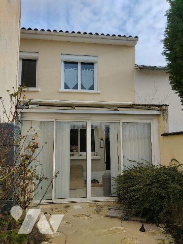 ENSEMBLE DE DEUX MAISONS JARDINS + GARAGES