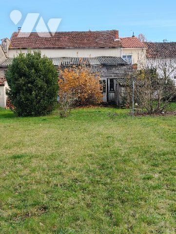 ENSEMBLE DE DEUX MAISONS JARDINS + GARAGES