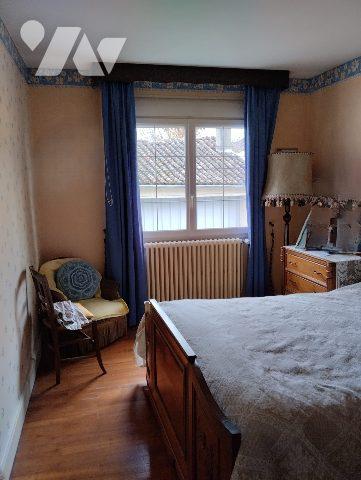 ENSEMBLE DE DEUX MAISONS JARDINS + GARAGES