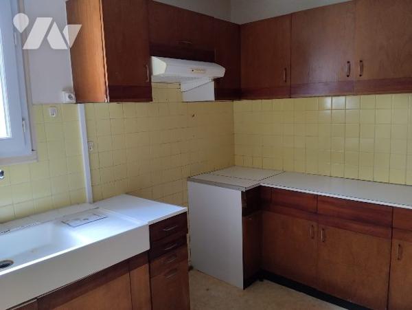 ENSEMBLE DE DEUX MAISONS JARDINS + GARAGES