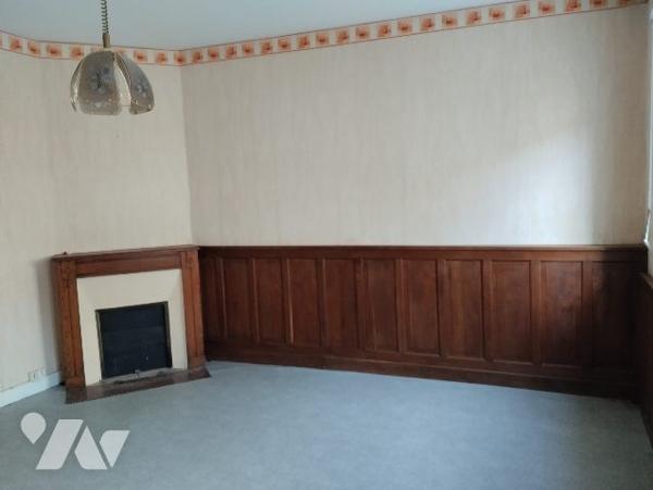 ENSEMBLE DE DEUX MAISONS JARDINS + GARAGES