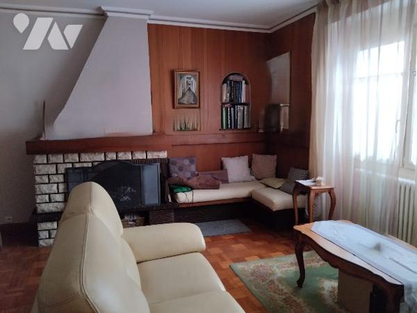 ENSEMBLE DE DEUX MAISONS JARDINS + GARAGES