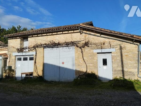 ENSEMBLE DE DEUX MAISONS JARDINS + GARAGES