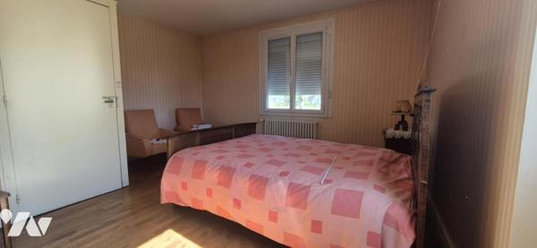 MAISON 3 CHAMBRES - PROCHE GARE - TERRAIN 982 M2