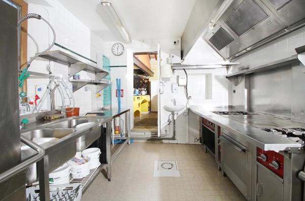 Vente murs et fonds de commerce – Restaurant avec fort potentiel à Condorcet