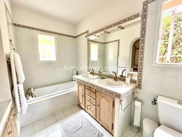 Vente Villa 7 pièces 165 m2 à Les Issambres