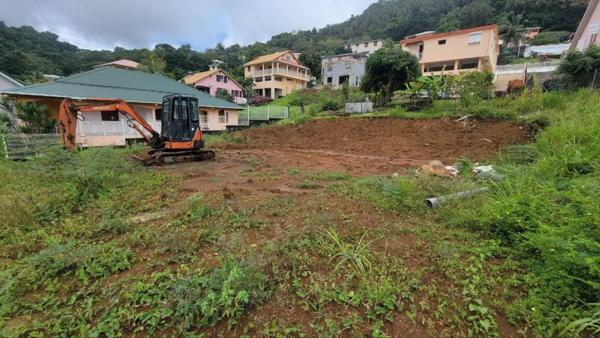 Terrain 799 m²  Sainte-Marie avec permis