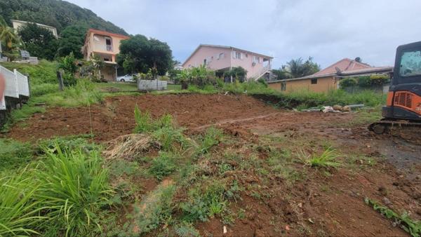 Terrain 799 m²  Sainte-Marie avec permis