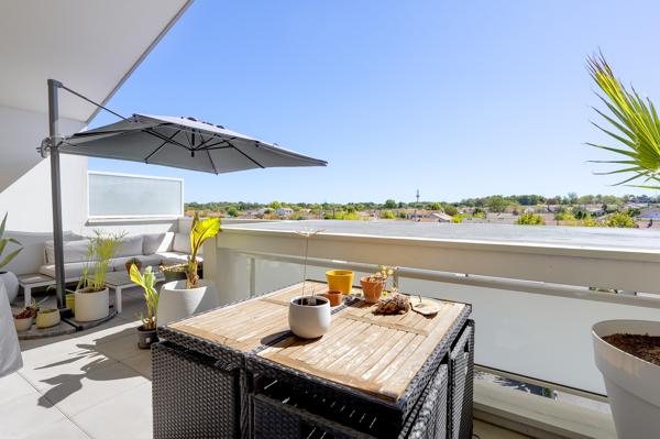 Appartement
         3 pièces
        - 70 m² 249 000 € *
