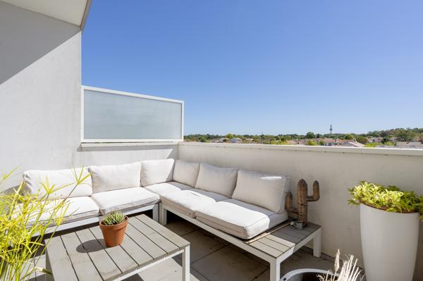 Appartement
         3 pièces
        - 70 m² 249 000 € *