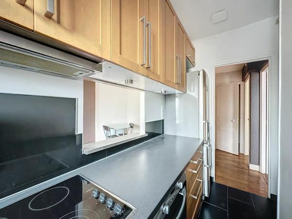 Appartement à louer    3 pièces • 50,49 m2 Joinville-le-Pont