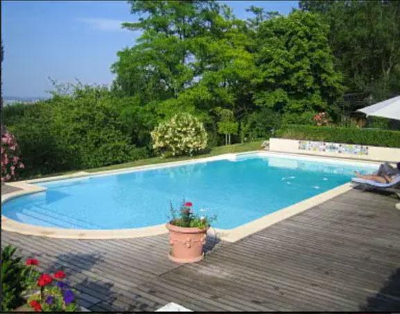 Lectoure (32700) Ferme Classique Gasconne