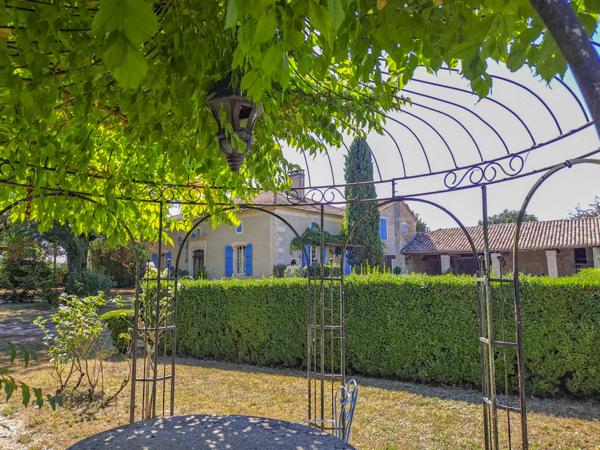 Lectoure (32700) Ferme Classique Gasconne