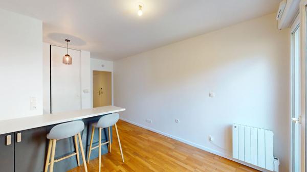 Studio 1 pièce 21.72 m² + Terrasse de 19.76 m² + Partking + Aucun travaux