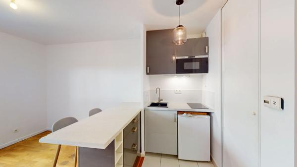 Studio 1 pièce 21.72 m² + Terrasse de 19.76 m² + Partking + Aucun travaux