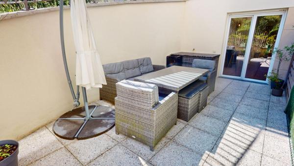 Studio 1 pièce 21.72 m² + Terrasse de 19.76 m² + Partking + Aucun travaux