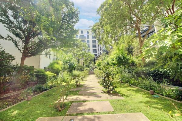 Suresnes Promenade Sisley, appartement 3 pièces avec parking, cave, lumineux, sans travaux, proche T2 Belvédère