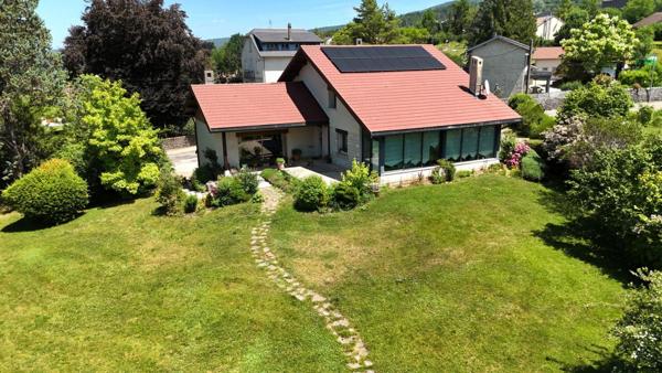 Arinthod ? Spacieuse maison familiale sur plus de 3 500 m² de terrain