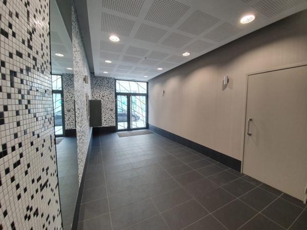 ROCHEFORT en hyper centre - au 1er un appartement de type 3 avec terrasse de 25 m²