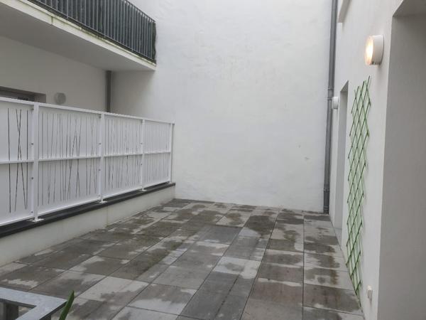 ROCHEFORT en hyper centre - au 1er un appartement de type 3 avec terrasse de 25 m²