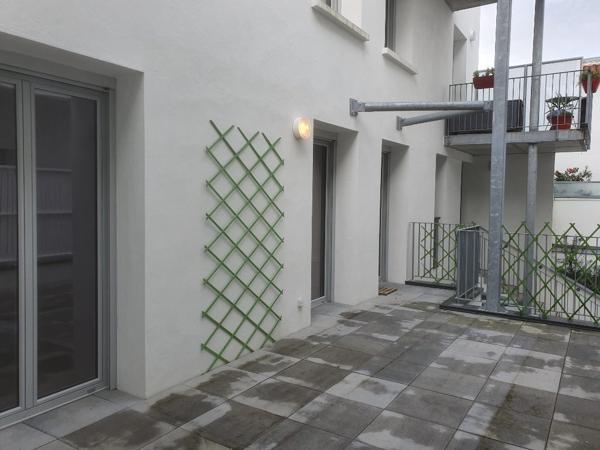 ROCHEFORT en hyper centre - au 1er un appartement de type 3 avec terrasse de 25 m²
