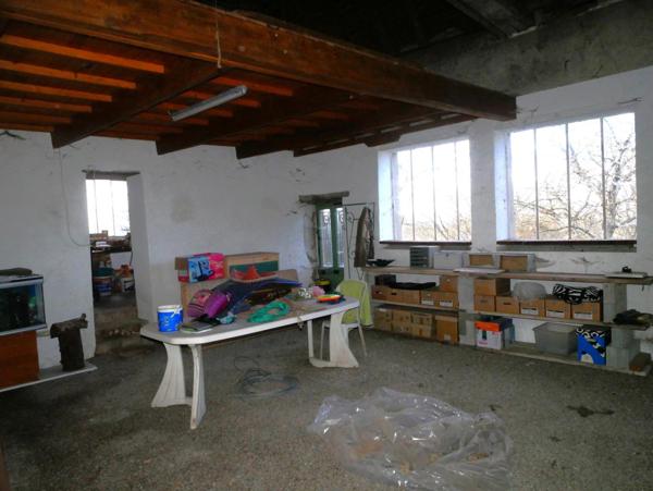 centre du village proche école et commerces