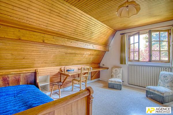 Le Chesnay centre ville - Maison 14 pièces 395.90 m² habitables sur parcelle de 2250 m² €1 720 000 ** - Référence 26619