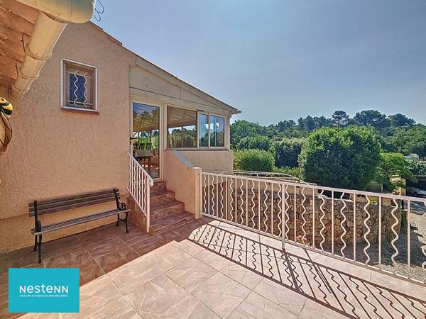 Maison de 146 m2 avec 4 chambres, véranda, garage, piscine et pool house à Saint Maximin la Sainte Baume