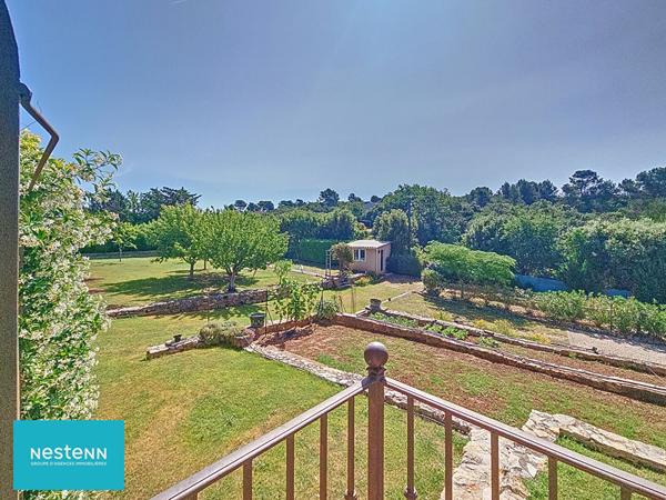 Maison de 146 m2 avec 4 chambres, véranda, garage, piscine et pool house à Saint Maximin la Sainte Baume